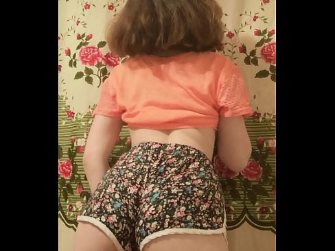❤️ Sexet ung babe laver en striptease ved at filme sine shorts på kamera ❤️❌ Fucking video at da.bestsexporno.ru