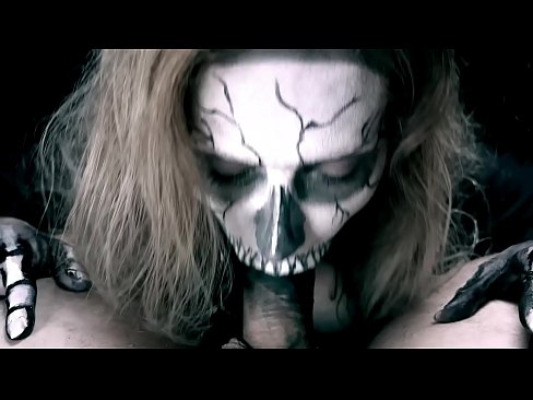 ❤️ Dæmonisk pige suger pik med sin sorte mund og sluger sperm. ❤️❌ Fucking video at da.bestsexporno.ru
